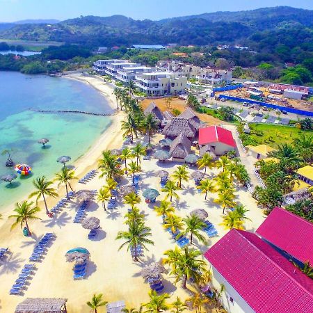 Las Palmas Beach Hotel Dixon Cove Exterior photo