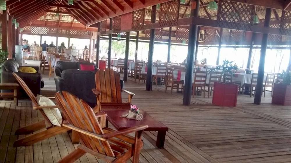 Las Palmas Beach Hotel Dixon Cove Exterior photo